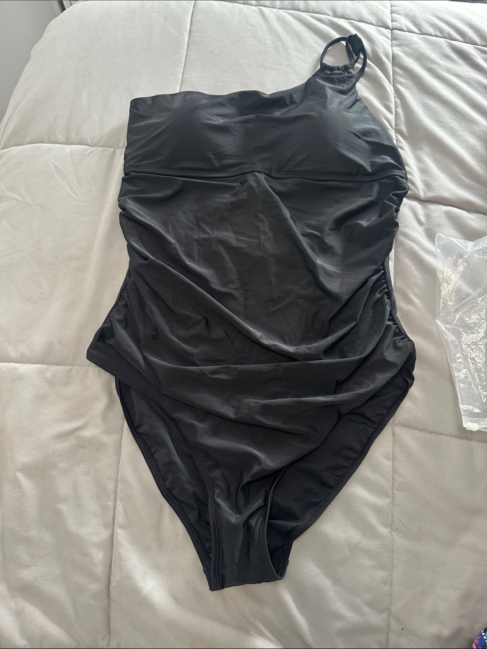 Asymmetrical One-Shoulder Black Women’s Swimsuit with Ruched Front